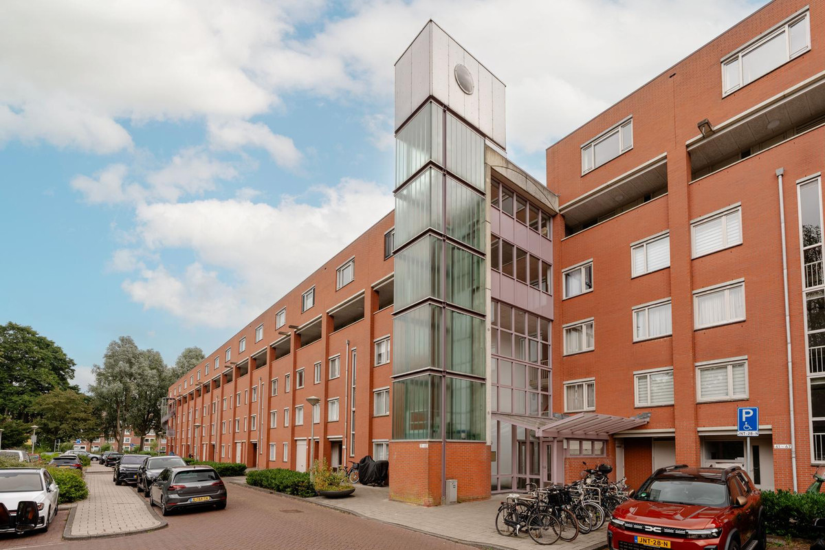 Appartement te koop: Suze Groenewegplantsoen 33, Amsterdam