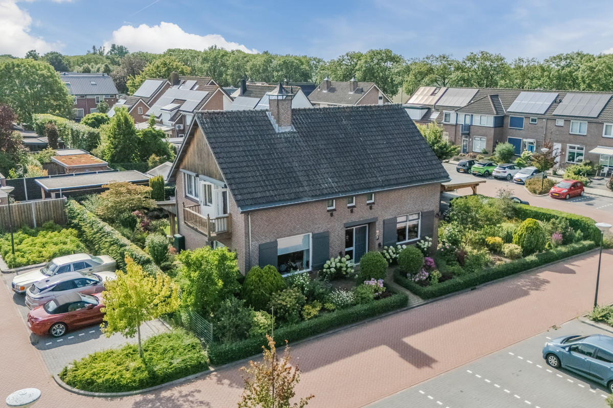 Vrijstaande woning te koop: Anjerlaan 32, Almkerk