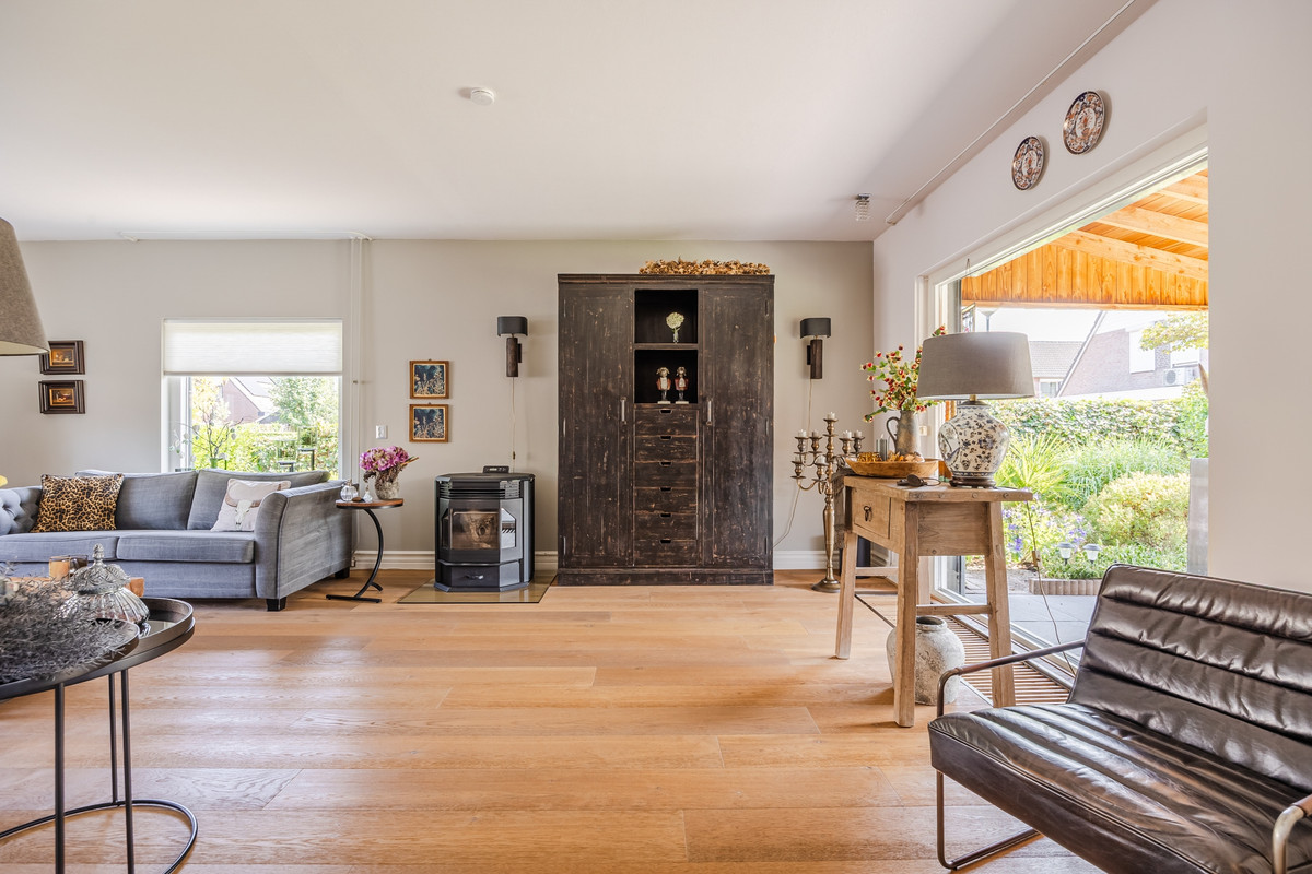 Vrijstaande woning te koop: Anjerlaan 32, Almkerk