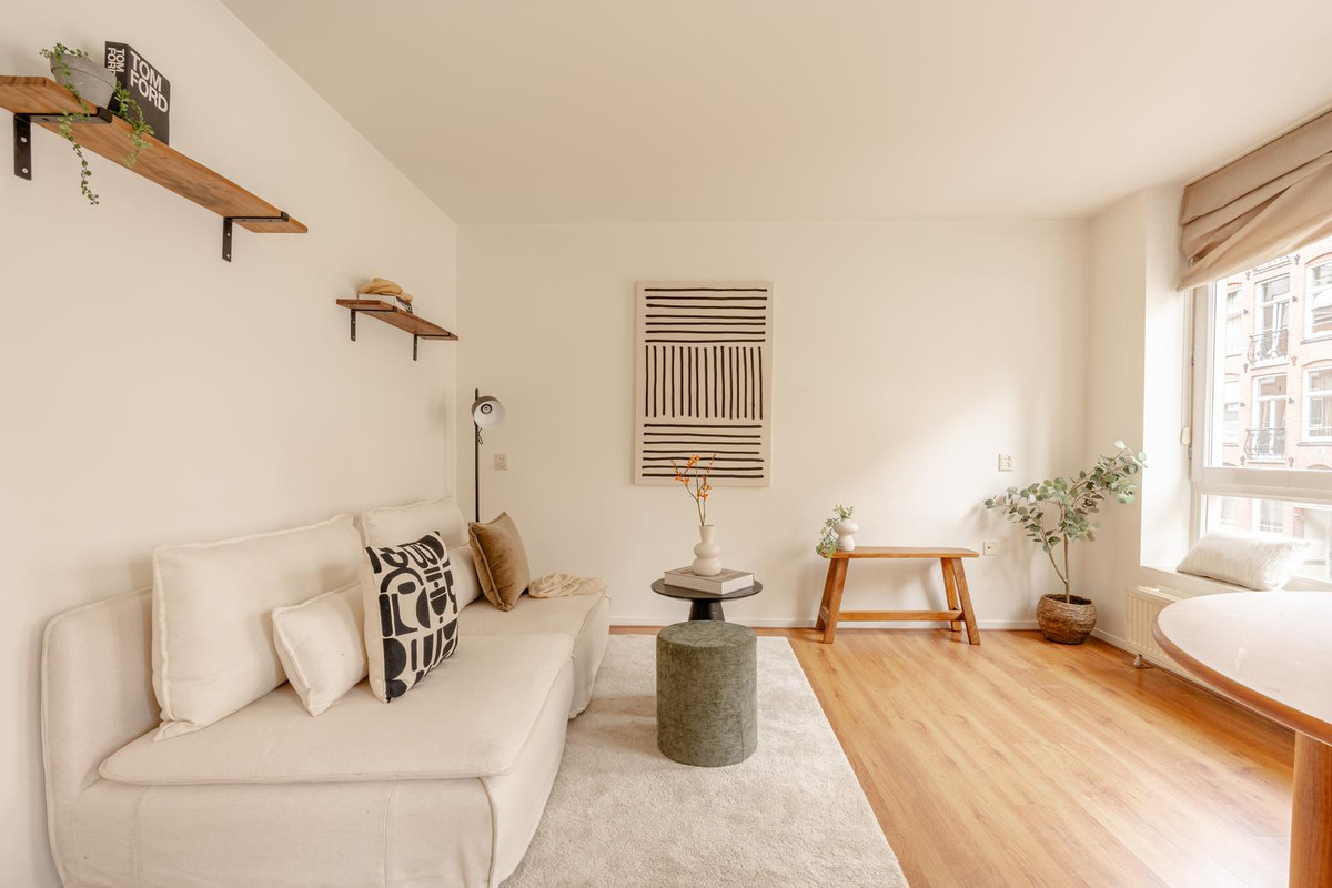 2-kamar apartemen seluas 44 m²