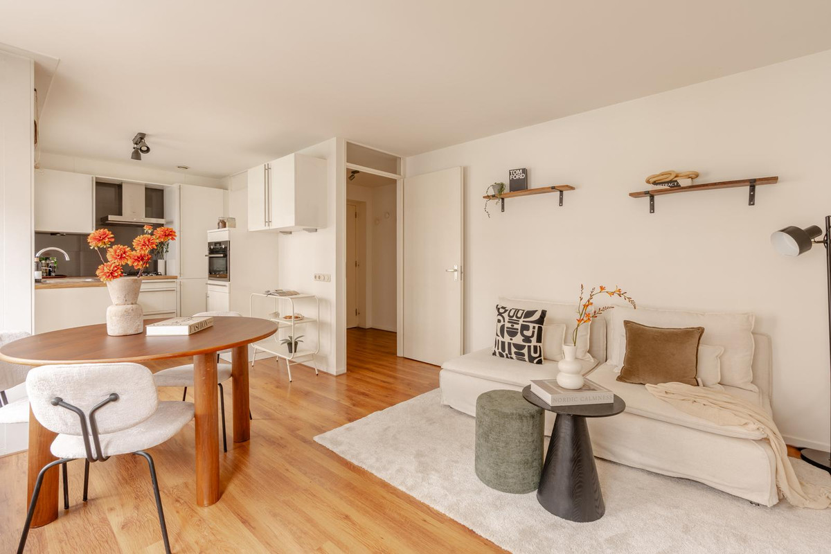 Appartement te koop: Van Ostadestraat 190A, Amsterdam