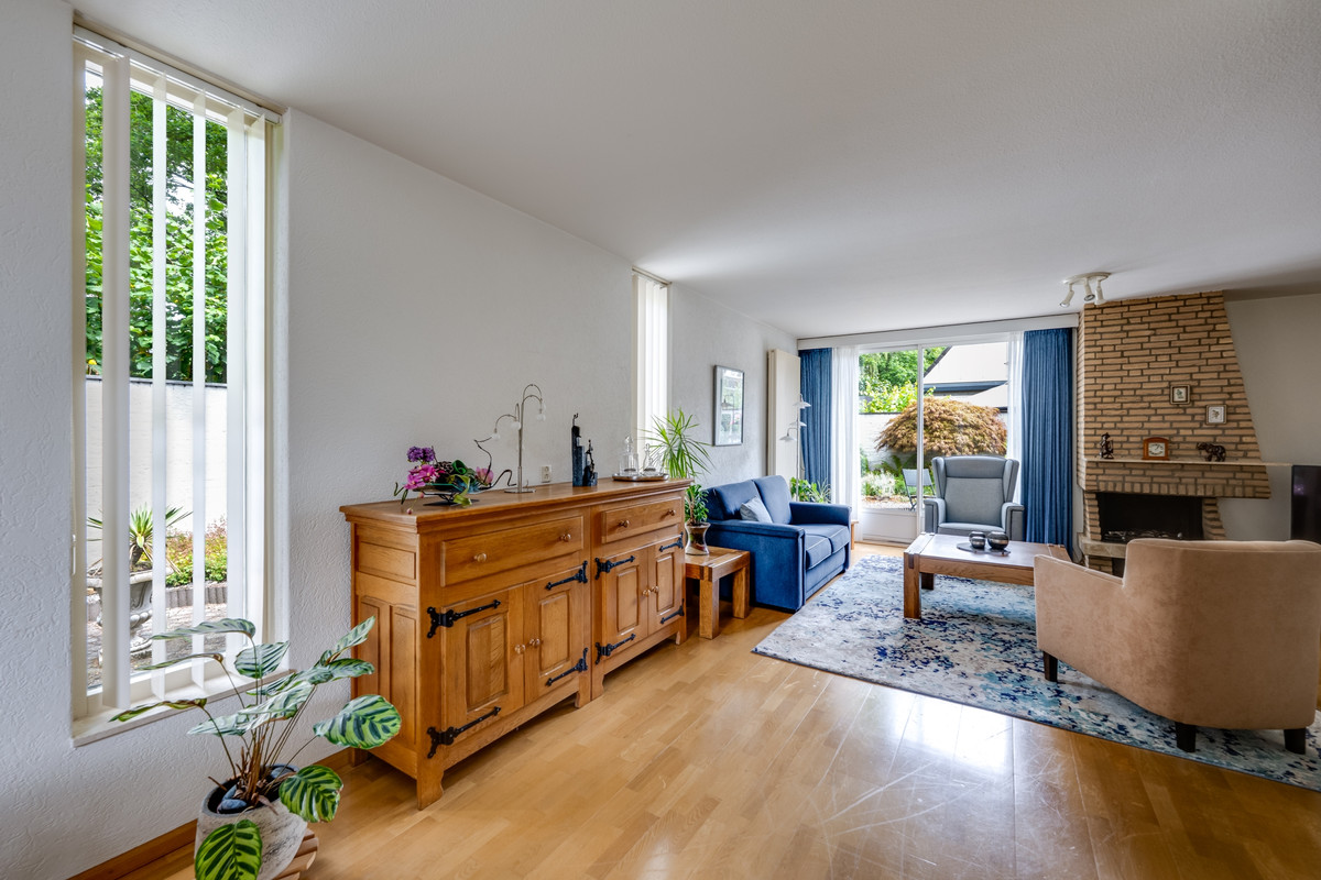 Twee-onder-één-kap te koop: Scholverbos 49, Rijen