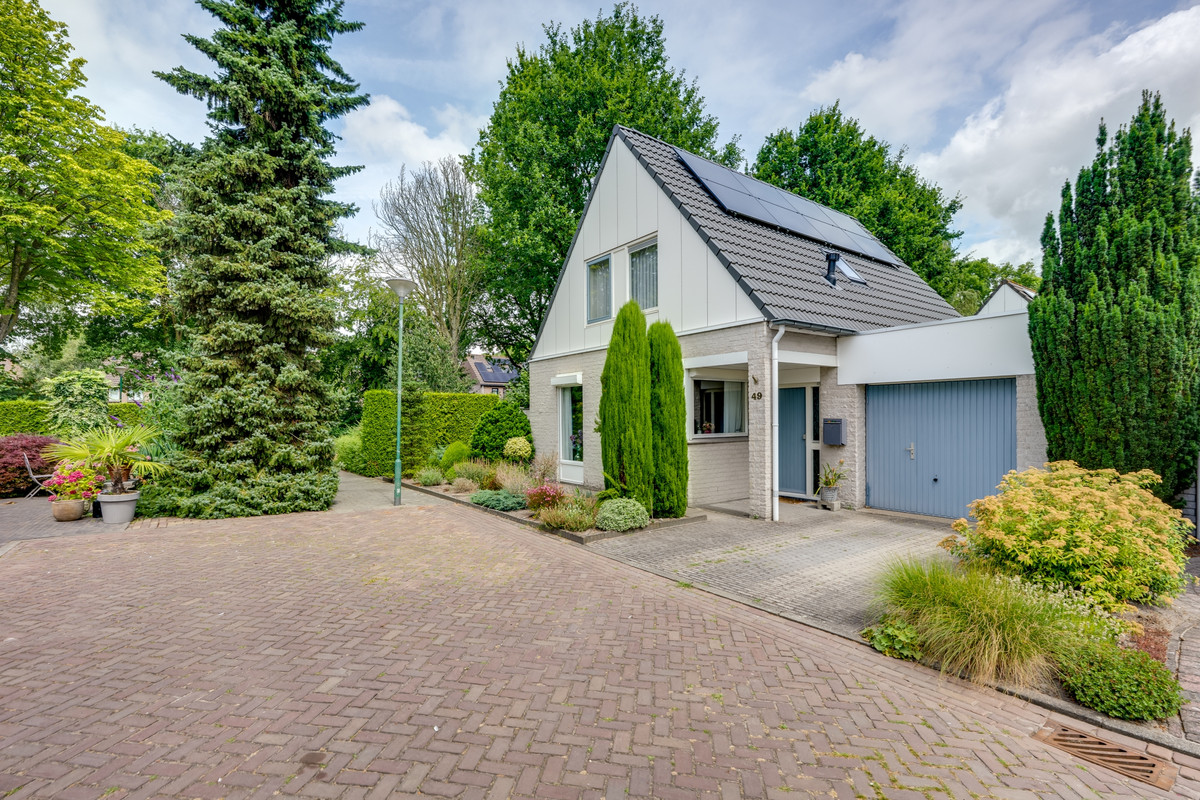 Twee-onder-één-kap te koop: Scholverbos 49, Rijen