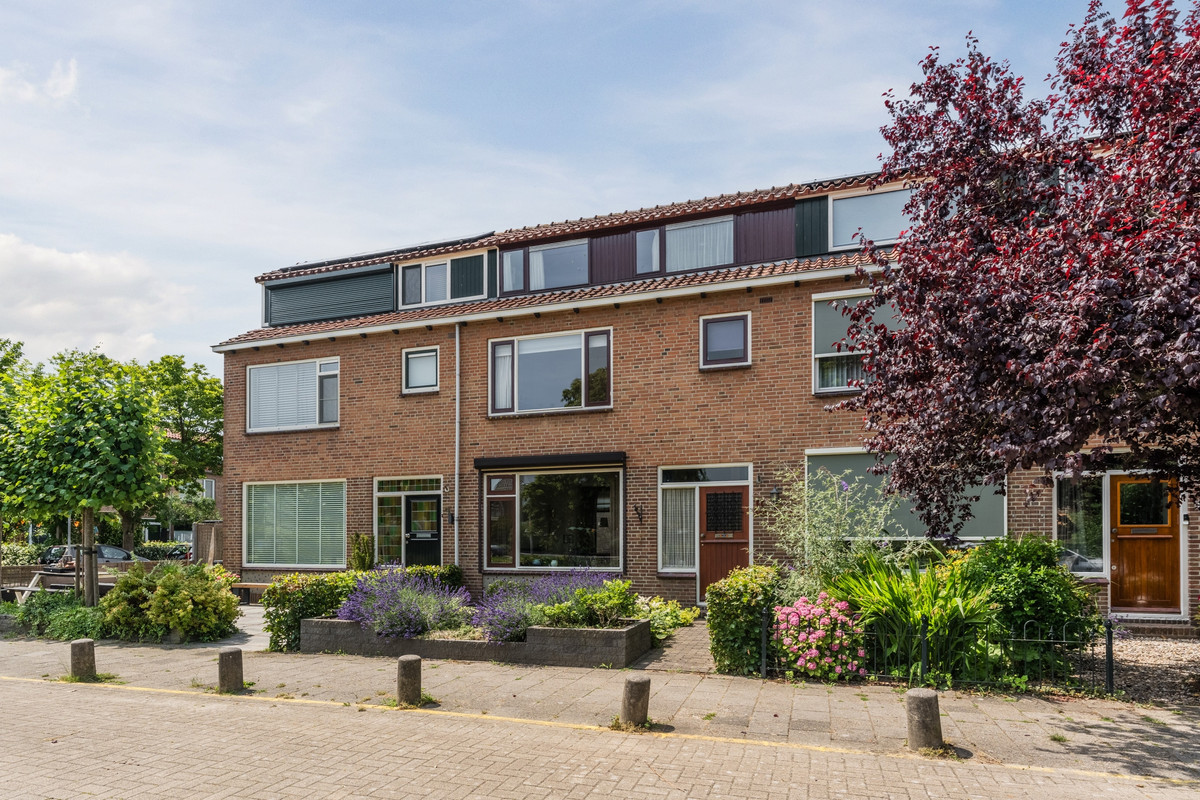 Tussenwoning te koop: Burg van Gentsingel 11, Schipluiden