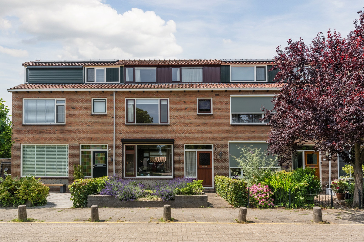 Tussenwoning te koop: Burg van Gentsingel 11, Schipluiden