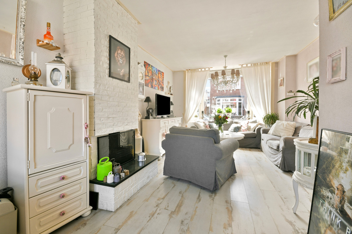 Hoekwoning te koop: Lijsterbesstraat 2, Zaandam