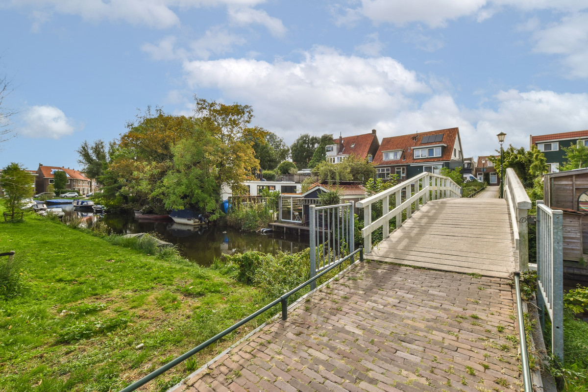 Hoekwoning te koop: Lijsterbesstraat 2, Zaandam