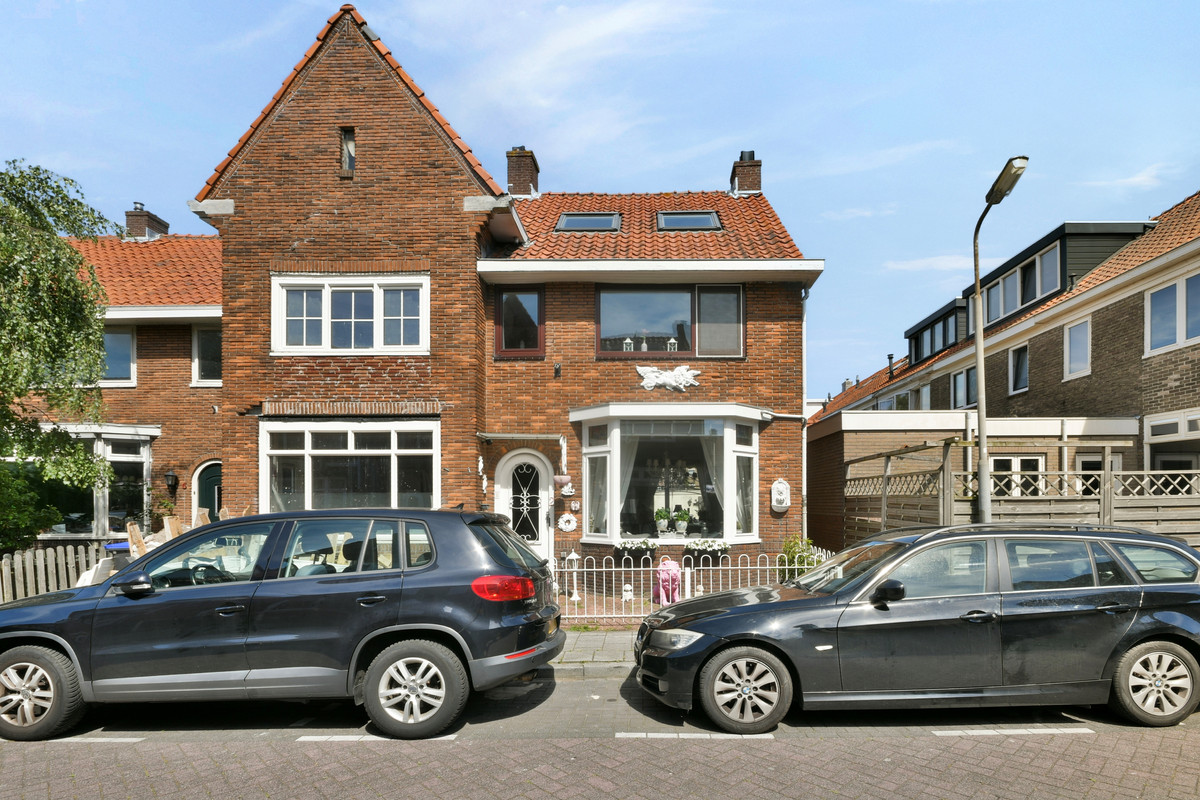 Hoekwoning te koop: Lijsterbesstraat 2, Zaandam