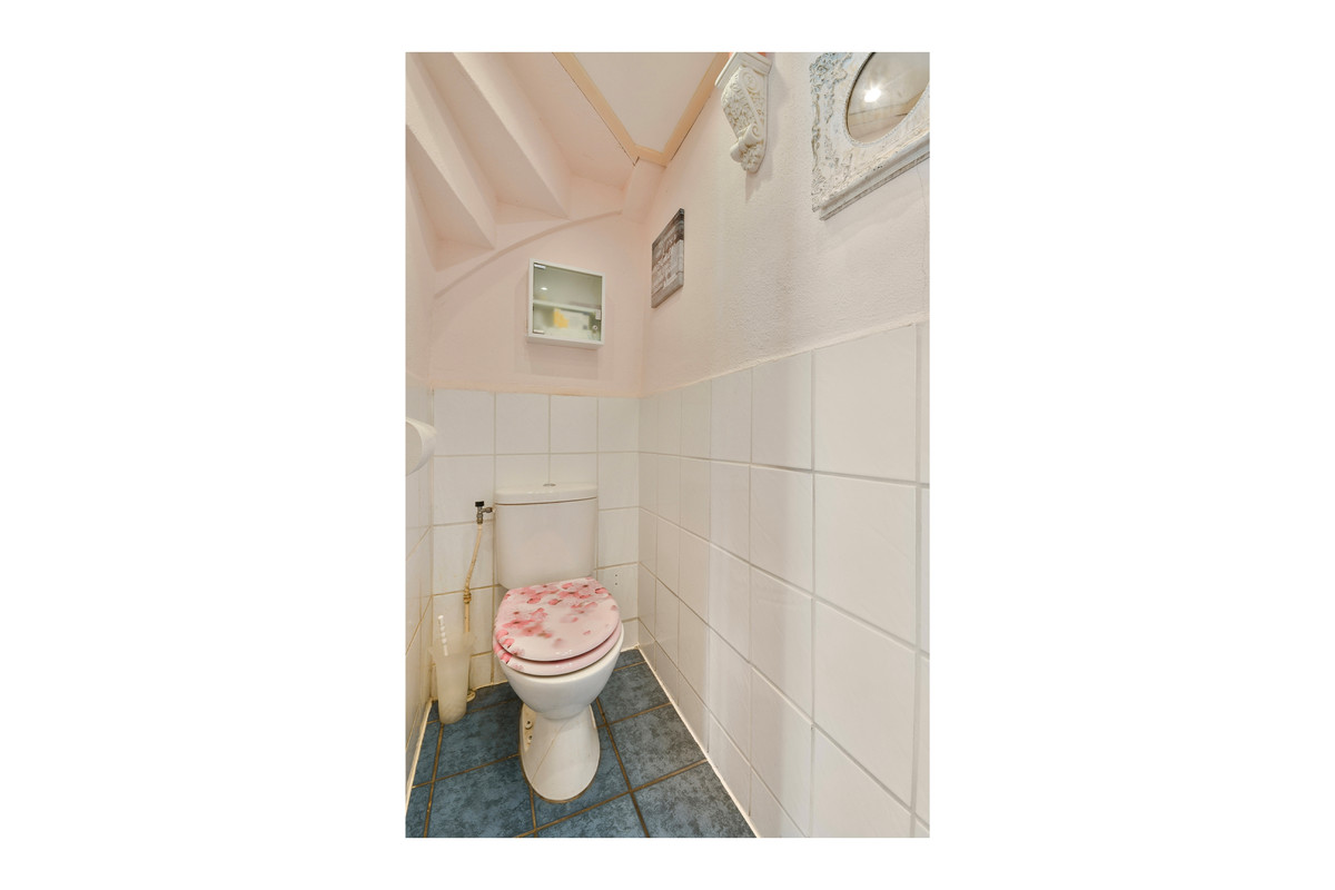 Hoekwoning te koop: Lijsterbesstraat 2, Zaandam