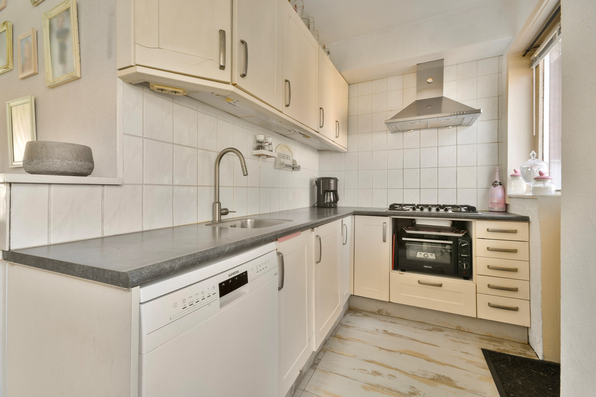 Hoekwoning te koop: Lijsterbesstraat 2, Zaandam