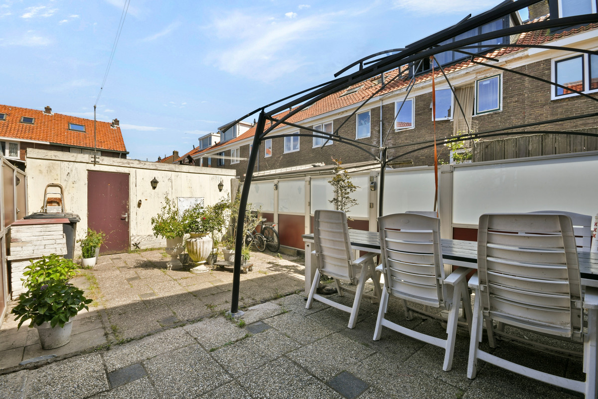 Hoekwoning te koop: Lijsterbesstraat 2, Zaandam