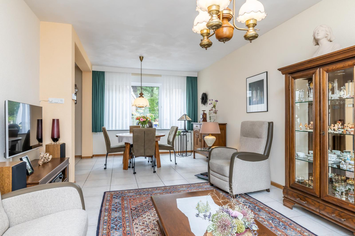 Tussenwoning te koop: Keizerstraat 22, Landgraaf