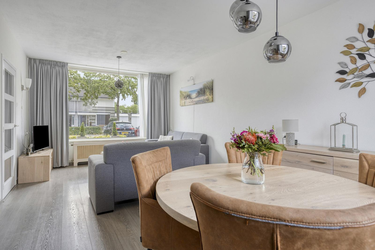 Tussenwoning te koop: Vivaldistraat 105, Tilburg