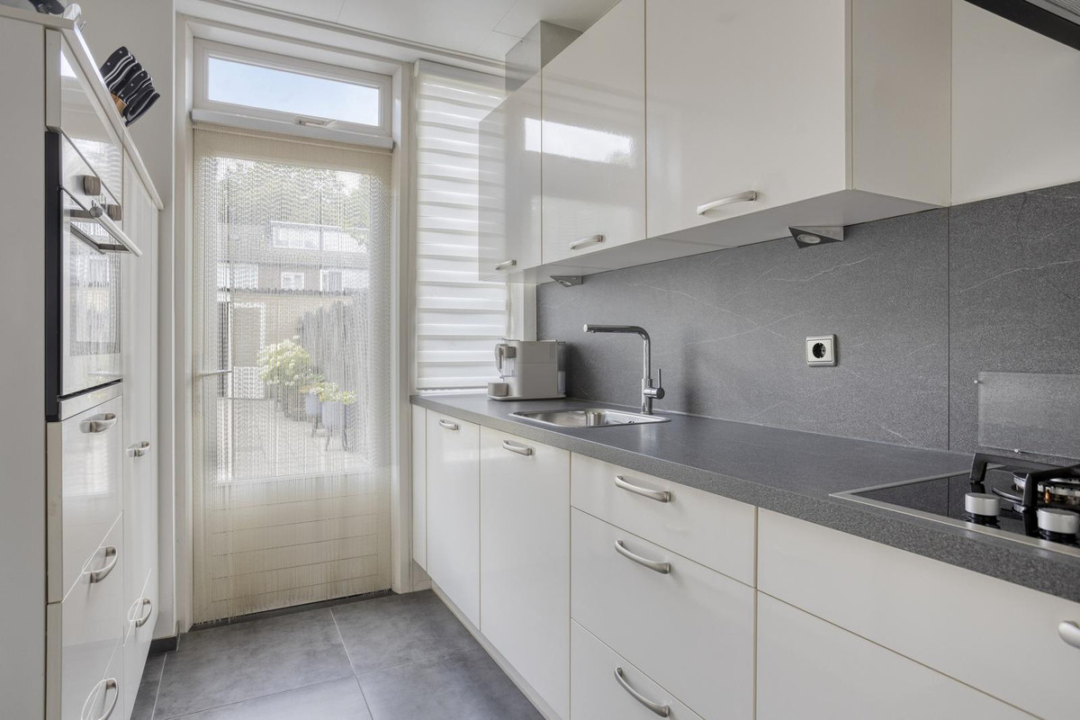 Tussenwoning te koop: Vivaldistraat 105, Tilburg