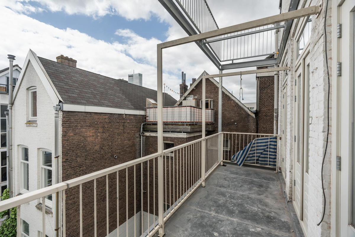 Appartement te koop: Maaskade 93A02, Rotterdam