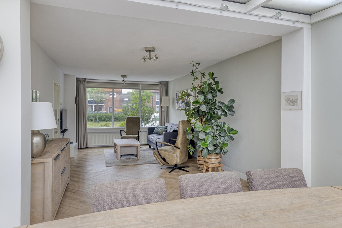 Twee-onder-één-kap te koop: Parklaan 15, Prinsenbeek