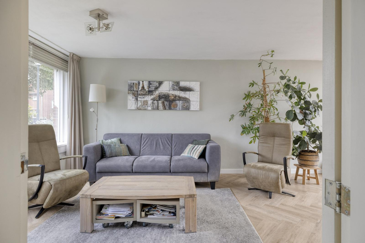 Twee-onder-één-kap te koop: Parklaan 15, Prinsenbeek