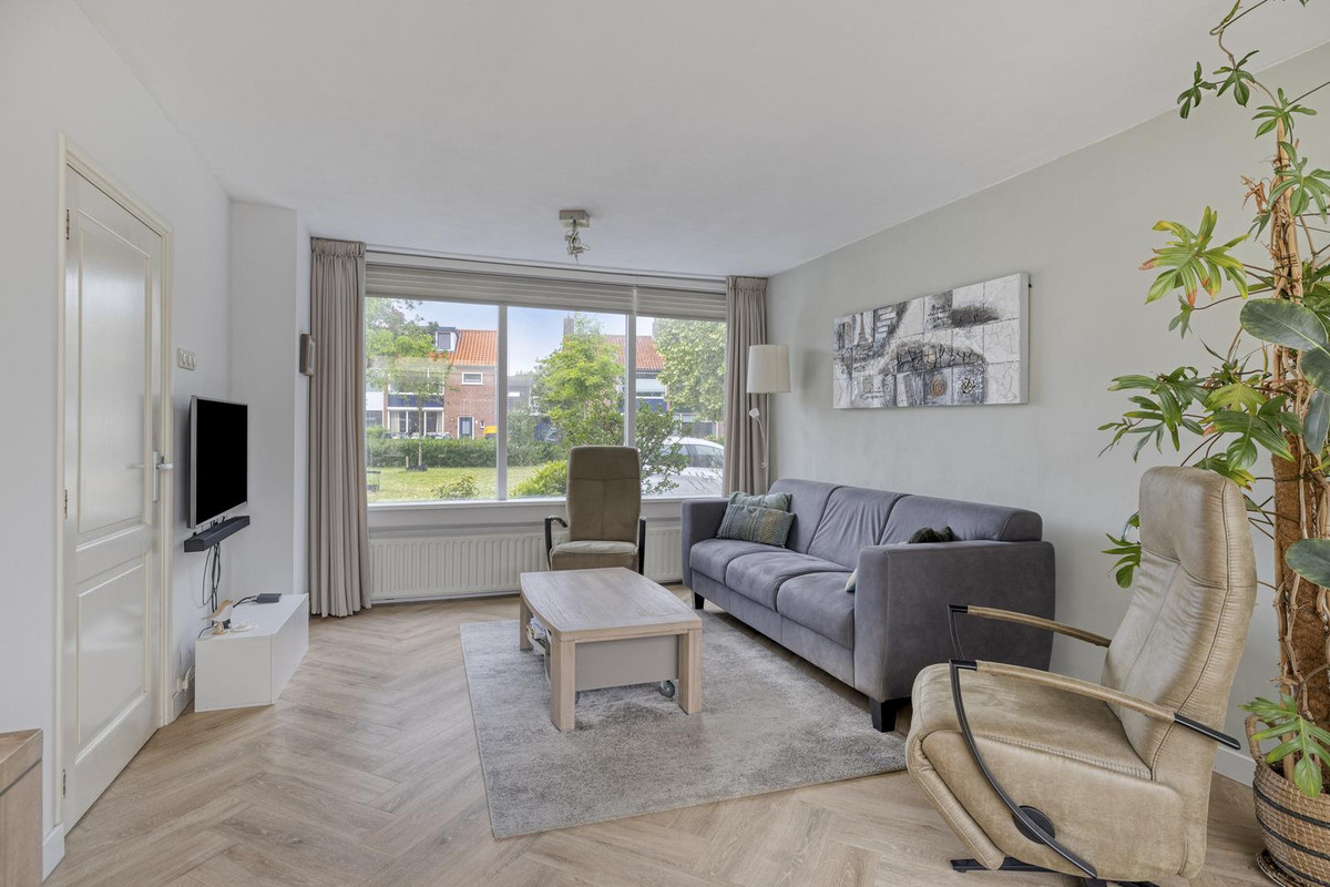 Twee-onder-één-kap te koop: Parklaan 15, Prinsenbeek