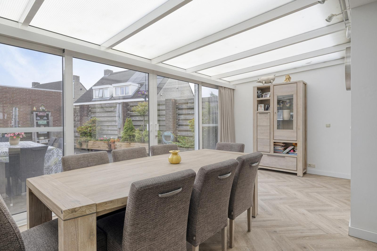 Twee-onder-één-kap te koop: Parklaan 15, Prinsenbeek