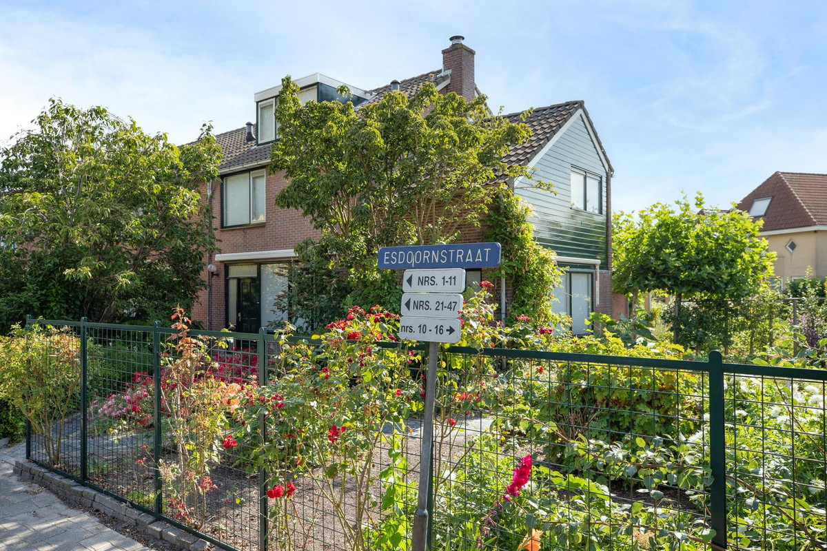 Hoekwoning te koop: Esdoornstraat 19, Gouda