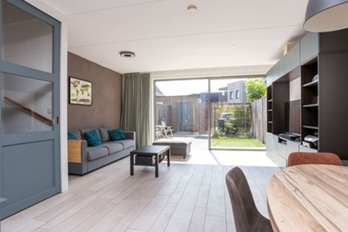 Tussenwoning te huur: Amaterasuhof 33, Almere
