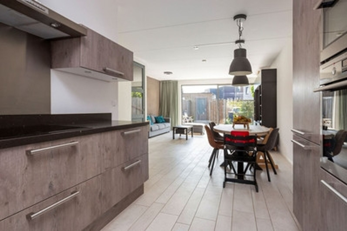 Tussenwoning te huur: Amaterasuhof 33, Almere