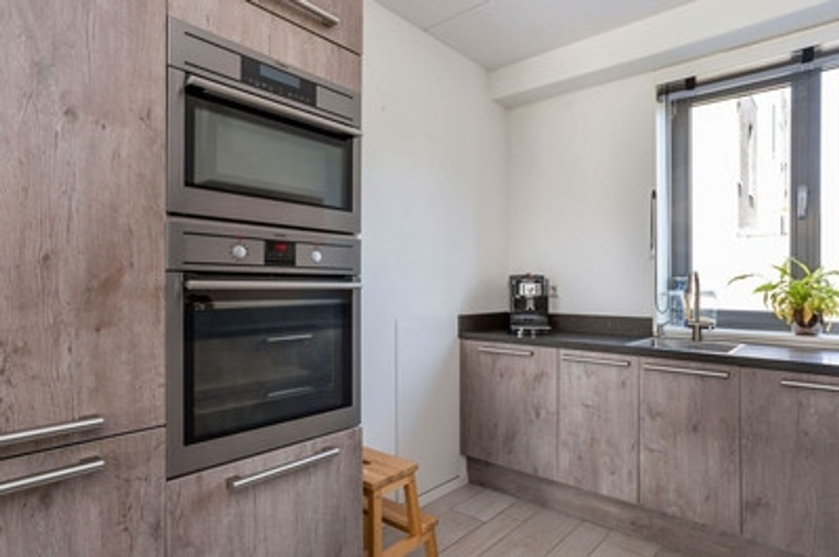 Tussenwoning te huur: Amaterasuhof 33, Almere