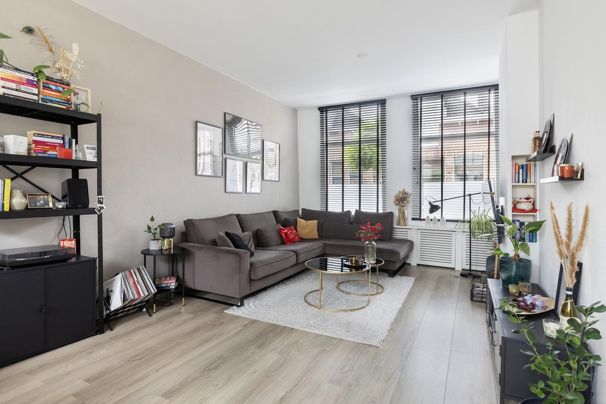 Tussenwoning te koop: De la Reystraat 6, Dordrecht