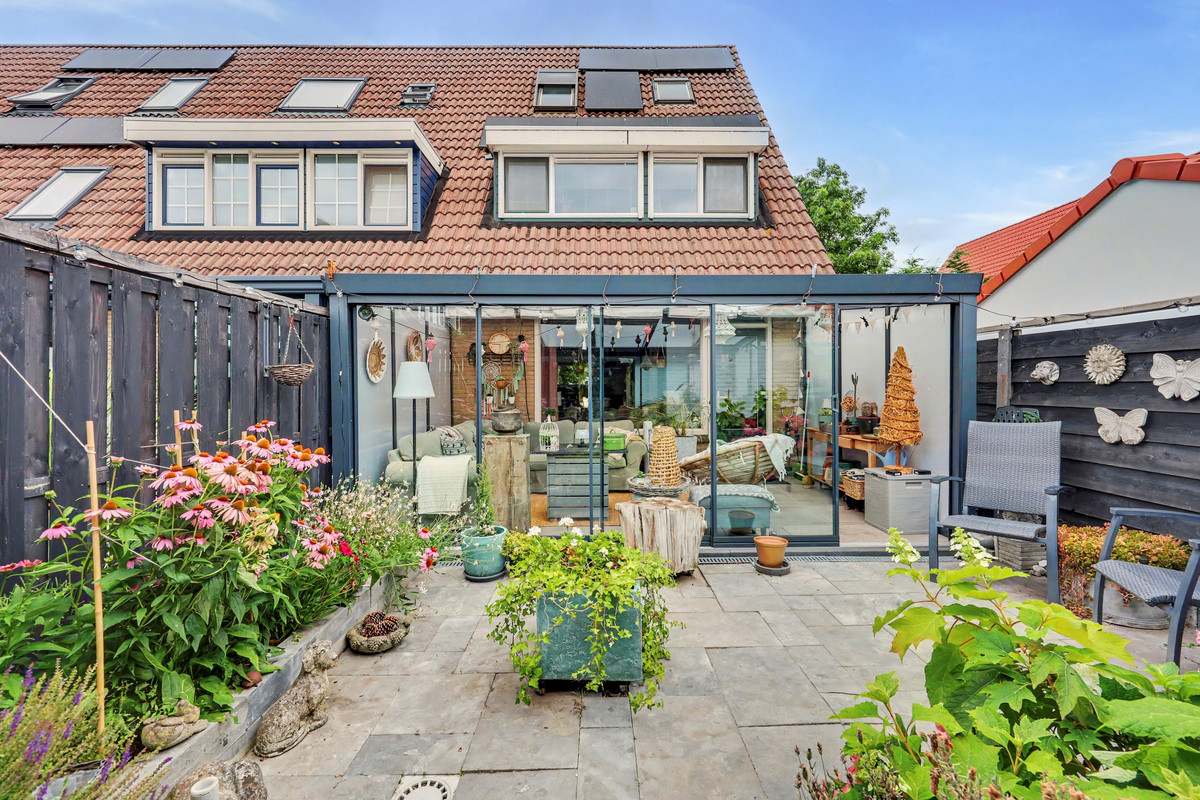 Hoekwoning te koop: Troubadour 1, Rhoon