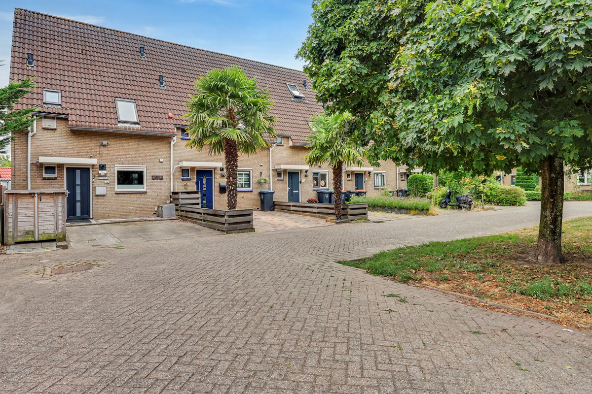 Hoekwoning te koop: Troubadour 1, Rhoon