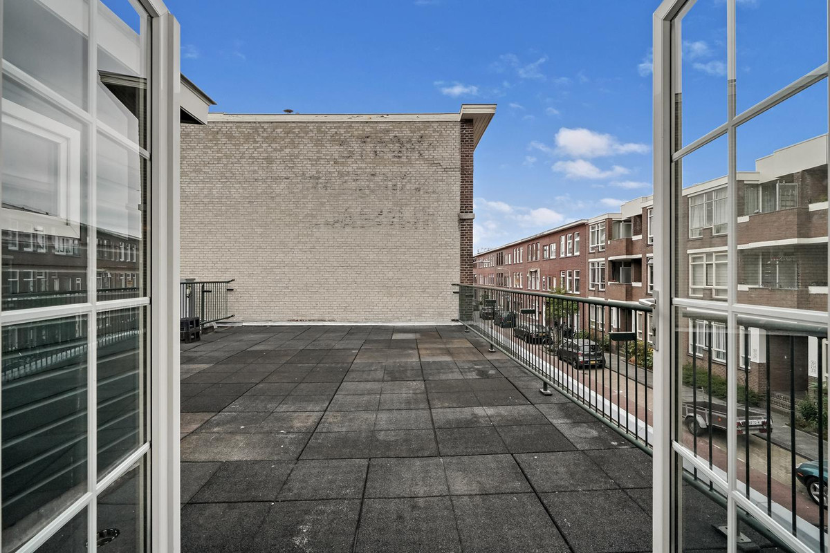 Appartement te koop: Meidoornstraat 128C, 'S-Gravenhage
