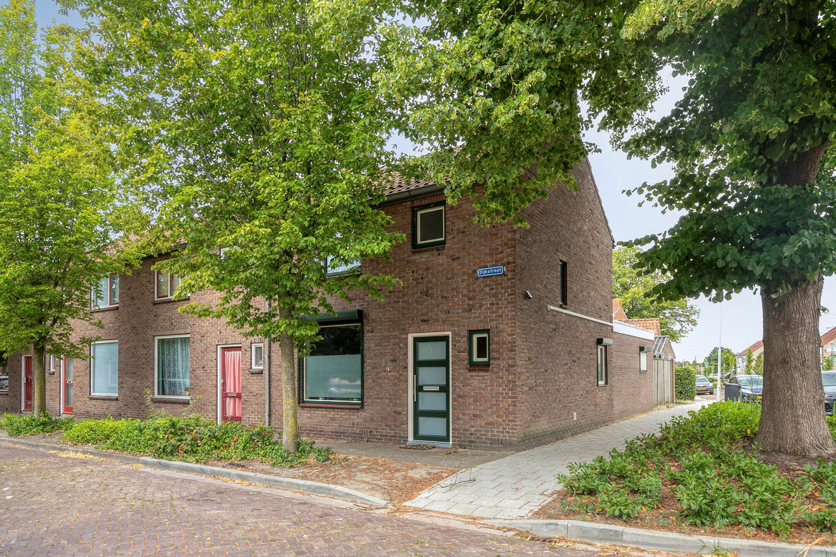 Hoekwoning te koop: Dijkstraat 16, Sas Van Gent