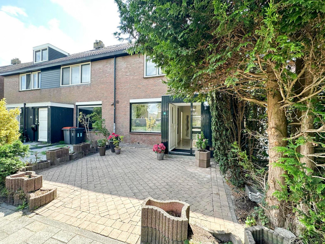 Tussenwoning te huur: Lijnbaan 10, Monnickendam