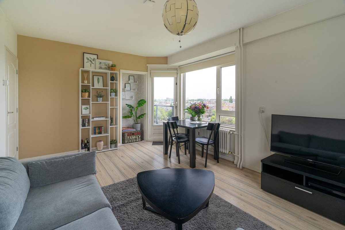 Studio te koop: Suze Groeneweglaan 267, Rotterdam