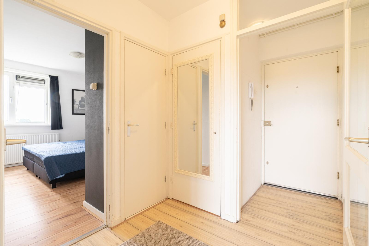 Studio te koop: Suze Groeneweglaan 267, Rotterdam
