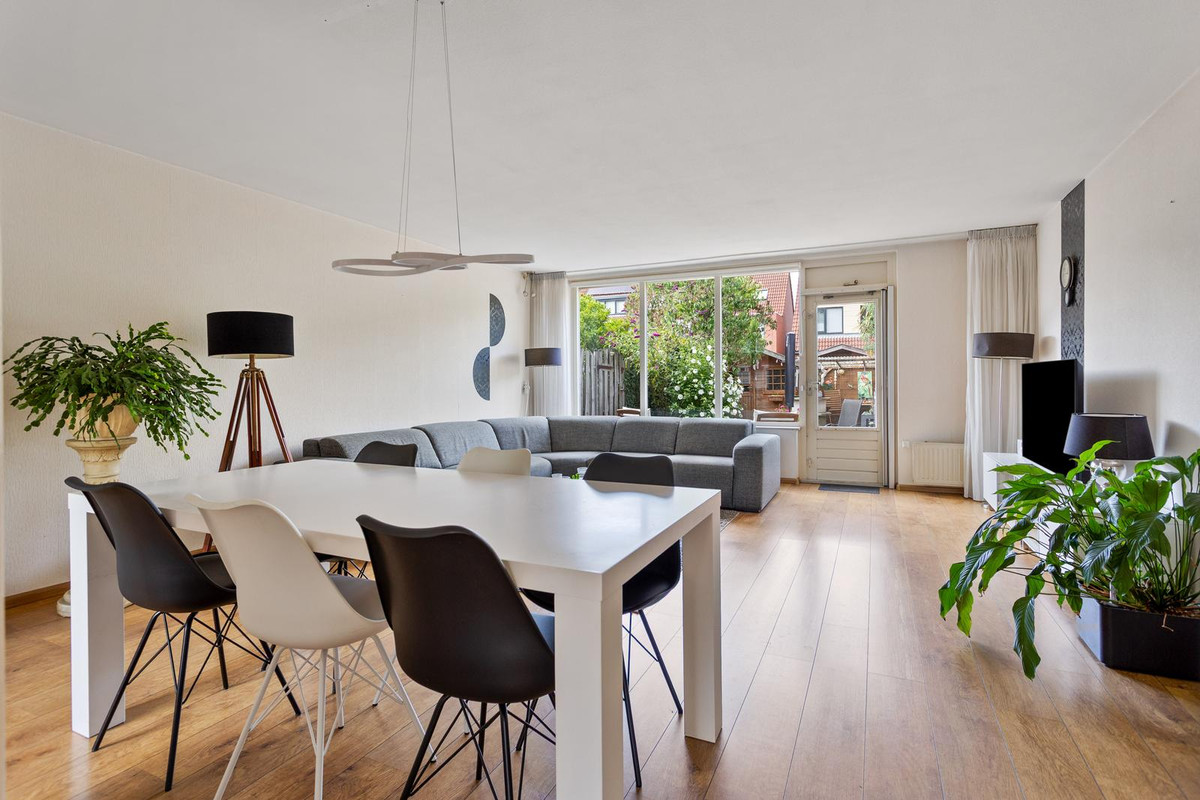 Hoekwoning te koop: Oesterplantsoen 12, Almere