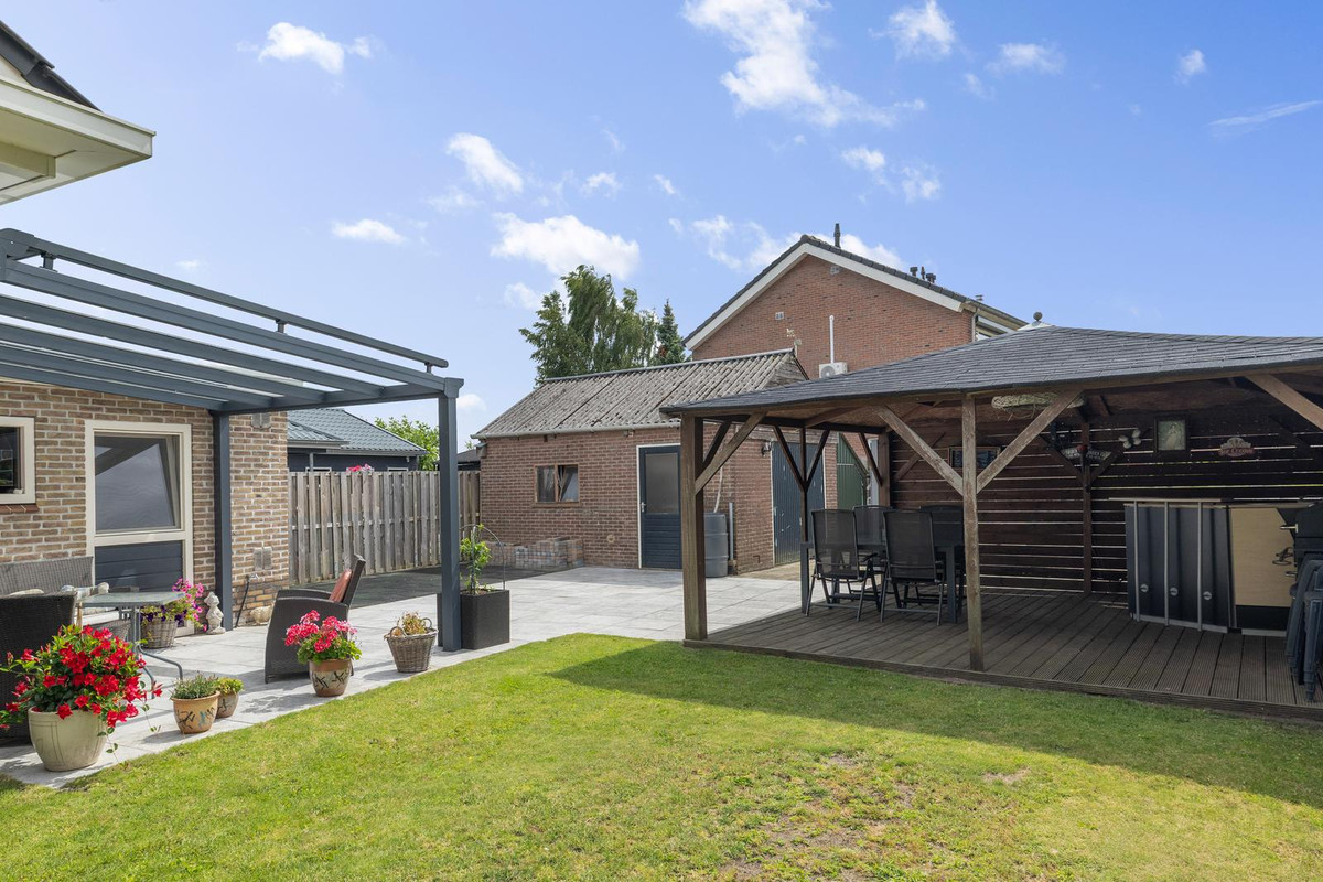 Twee-onder-één-kap te koop: Spanjaardspad 35, Schoonebeek