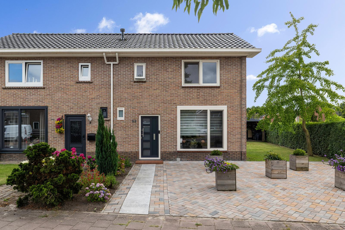 Twee-onder-één-kap te koop: Spanjaardspad 35, Schoonebeek