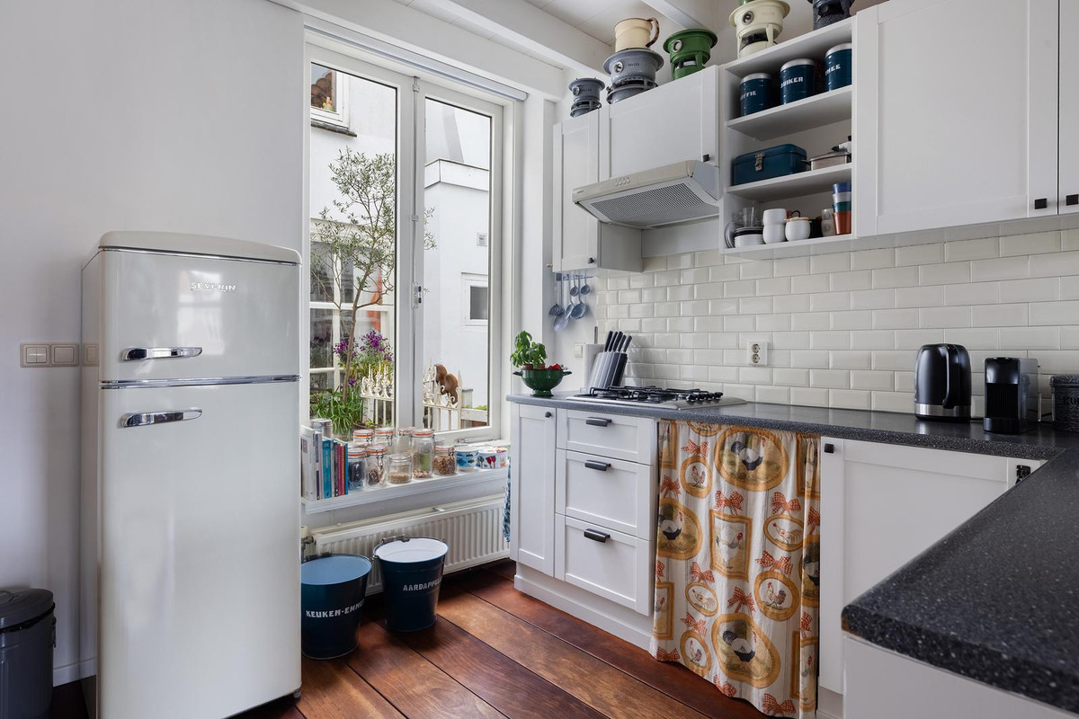 Tussenwoning te koop: Voorstraat 165A, Dordrecht