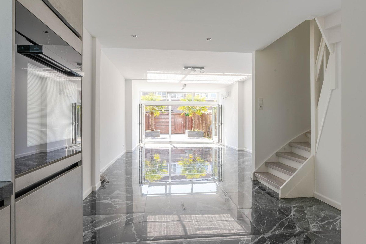 Tussenwoning te koop: Ellewoutsdijkstraat 214, Rotterdam