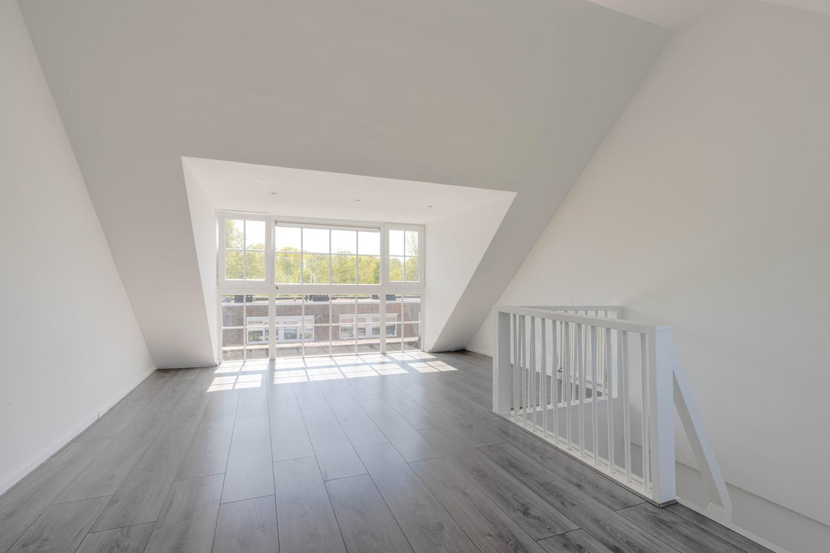 Tussenwoning te koop: Ellewoutsdijkstraat 214, Rotterdam