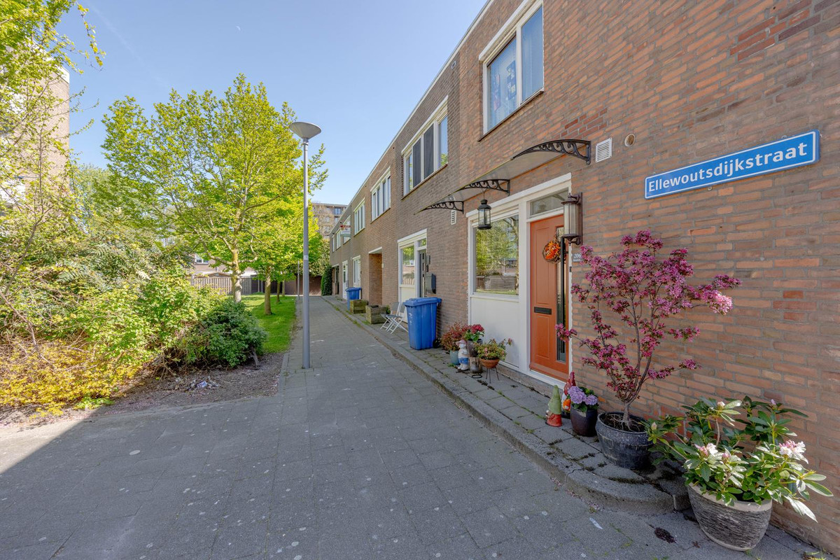 Tussenwoning te koop: Ellewoutsdijkstraat 214, Rotterdam