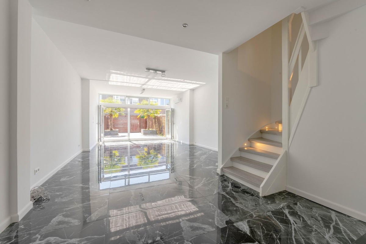 Tussenwoning te koop: Ellewoutsdijkstraat 214, Rotterdam
