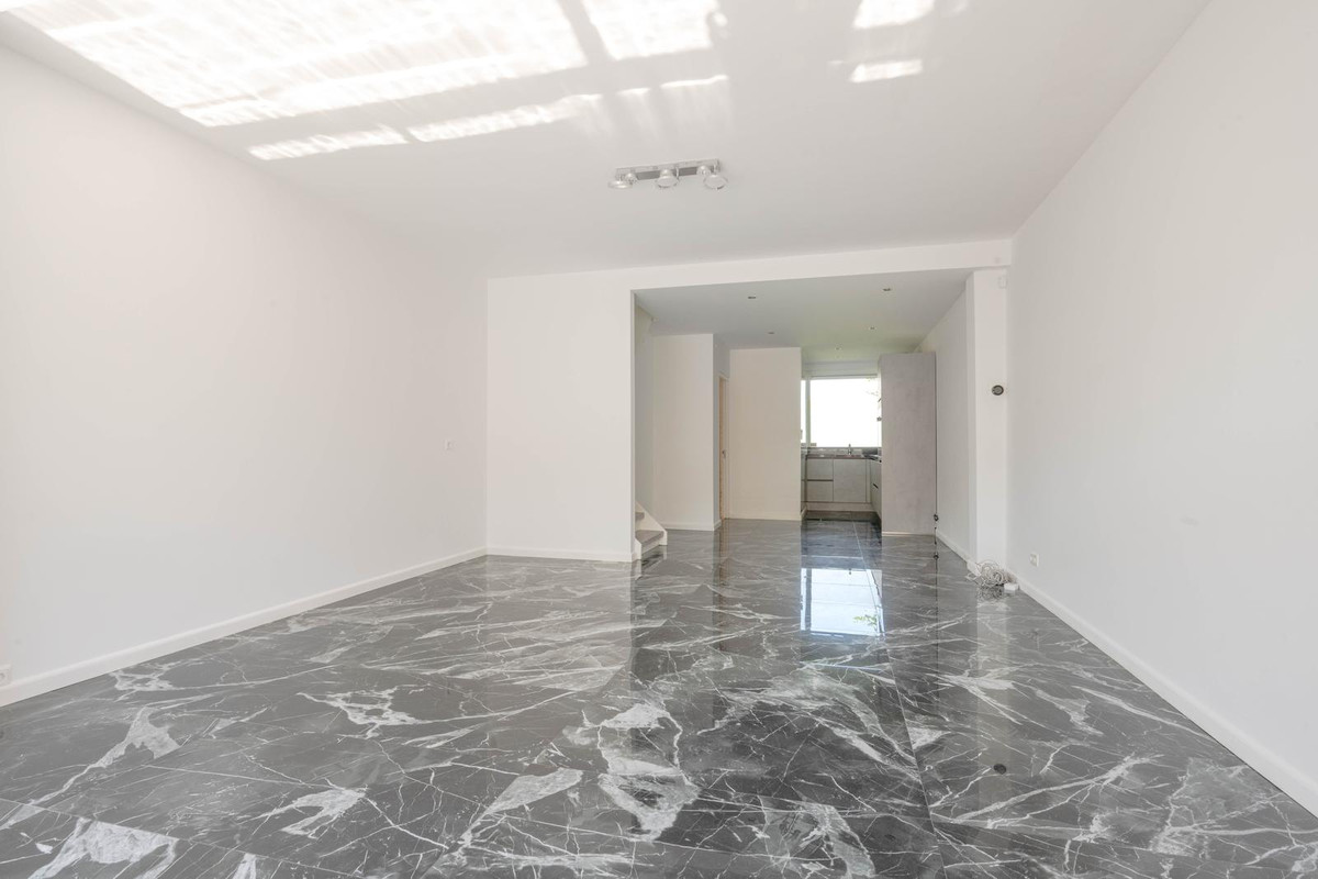 Tussenwoning te koop: Ellewoutsdijkstraat 214, Rotterdam