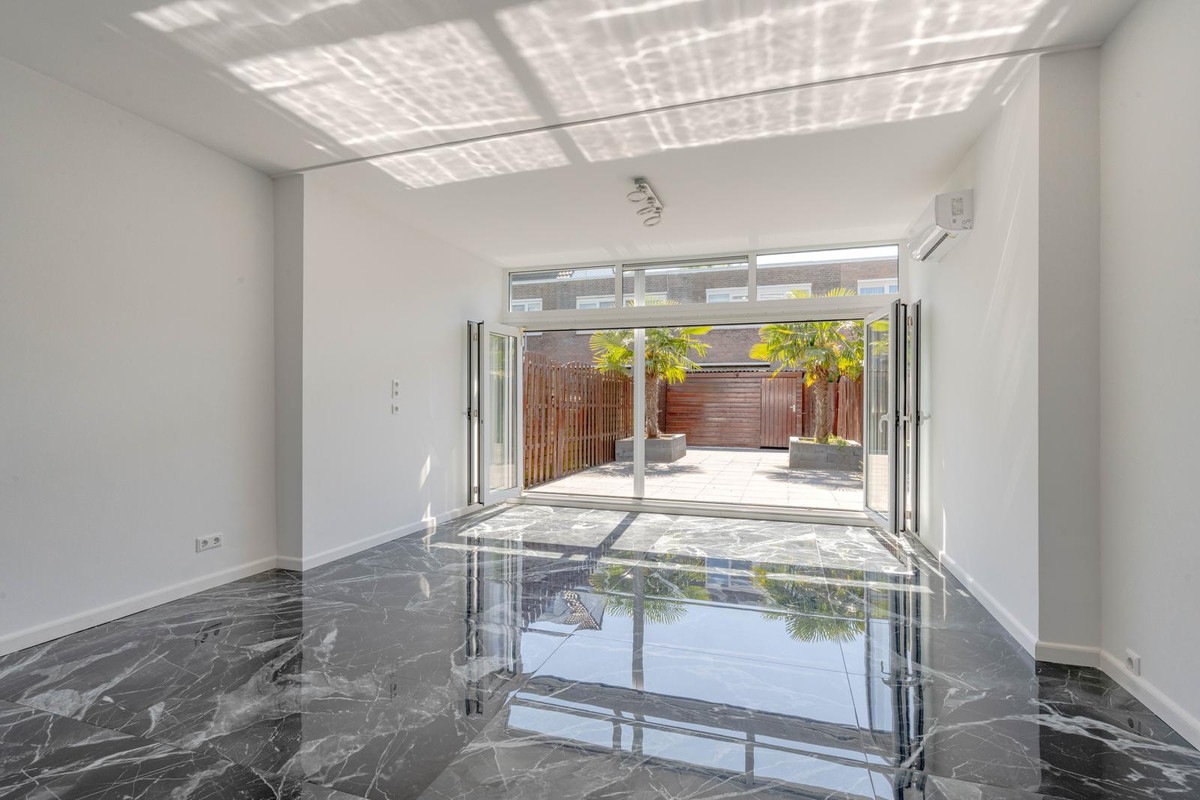Tussenwoning te koop: Ellewoutsdijkstraat 214, Rotterdam
