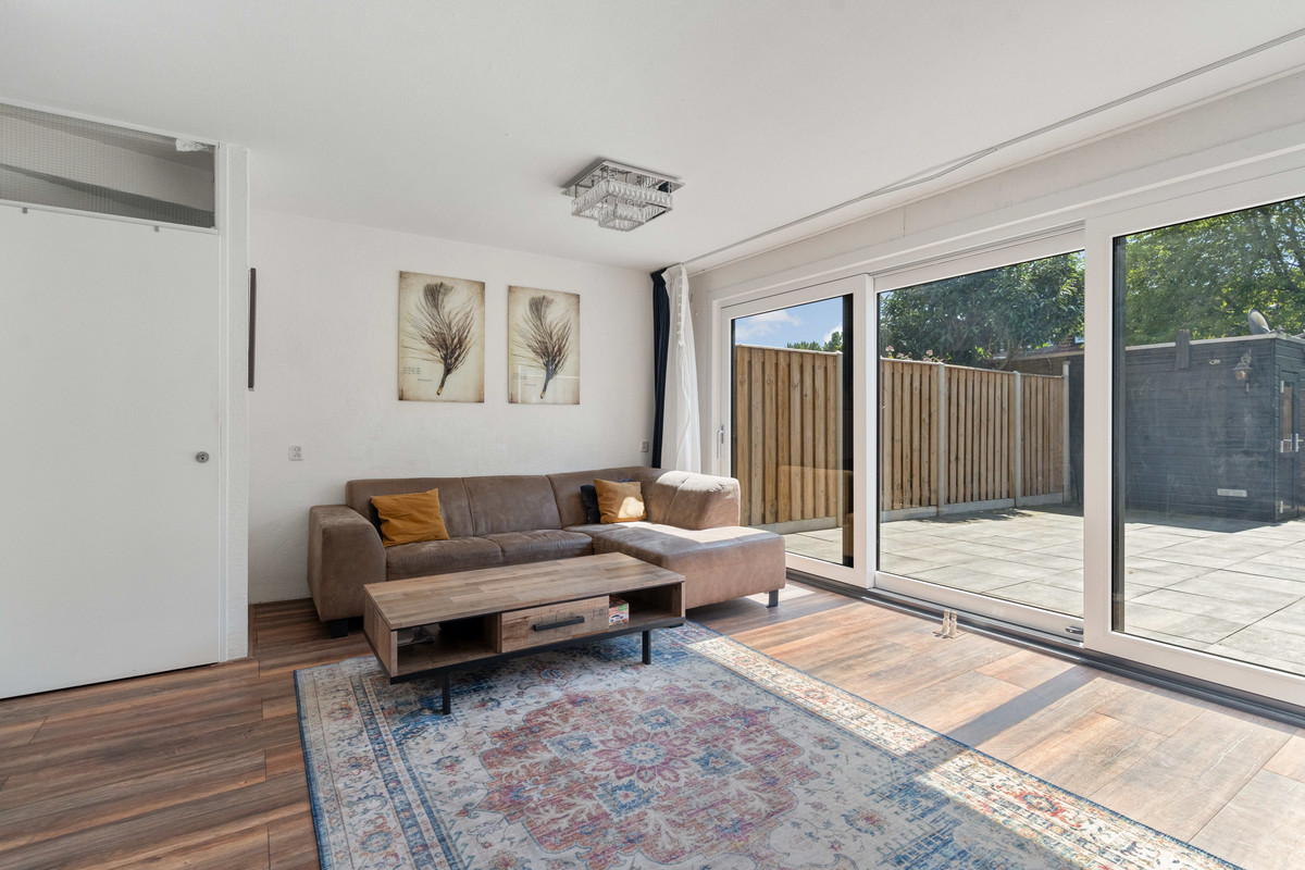 Tussenwoning te koop: Zonnebloemweg 8, Almere