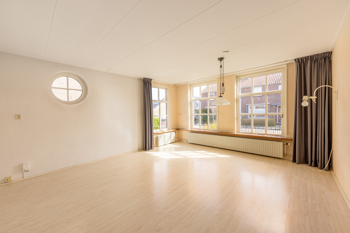 Hoekwoning te koop: Cynthia Lenigestraat 1, Makkum