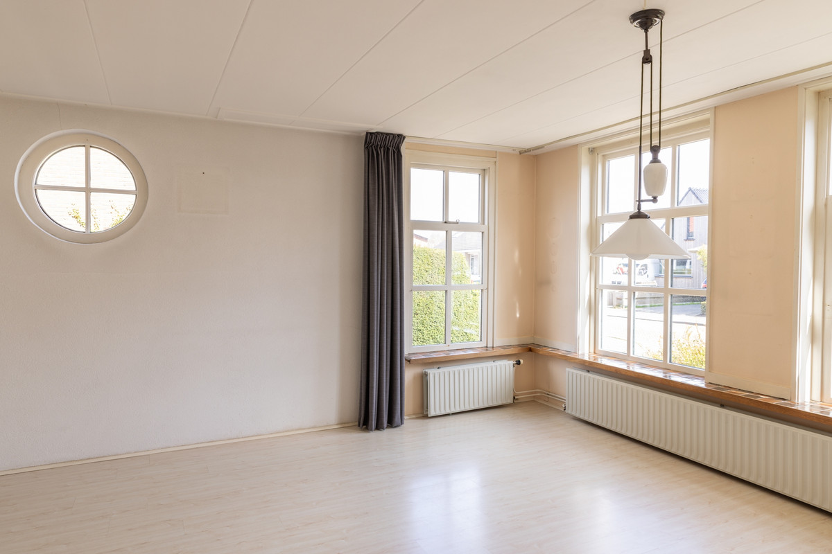 Hoekwoning te koop: Cynthia Lenigestraat 1, Makkum