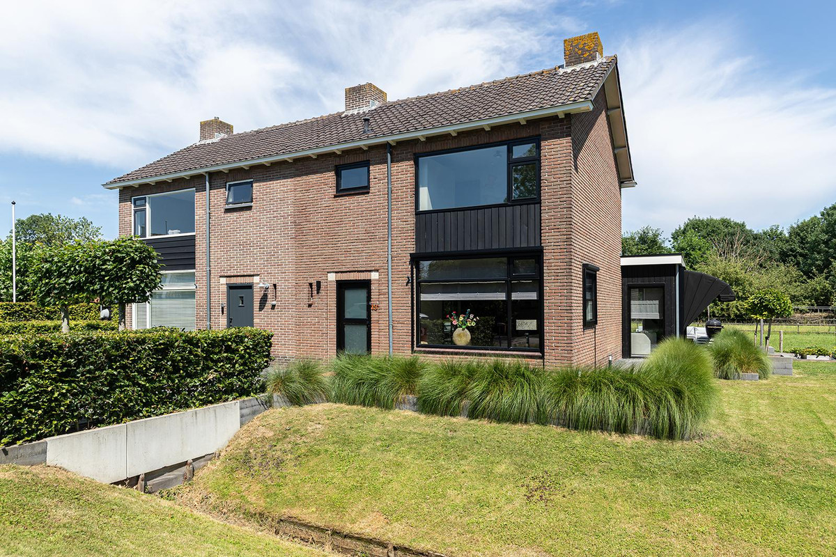 Twee-onder-één-kap te koop: Liesveld 13A, Groot-Ammers