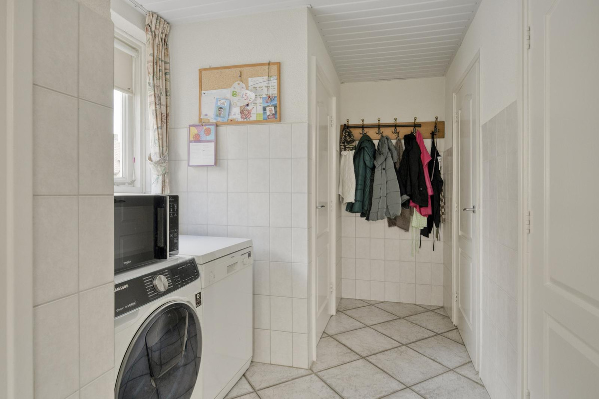 Twee-onder-één-kap te koop: Sluisstraat 37, Someren